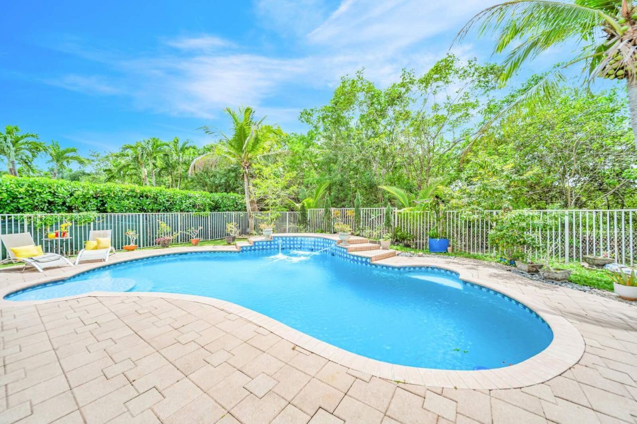 6169 NW 53rd Circle, Coral Springs, FL 33067 Photo