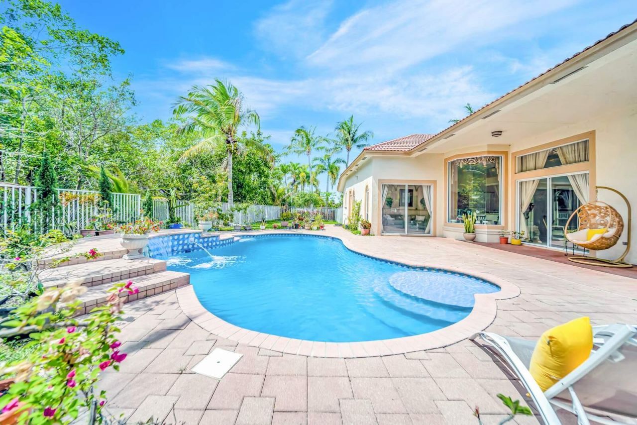 6169 NW 53rd Circle, Coral Springs, FL 33067 Photo