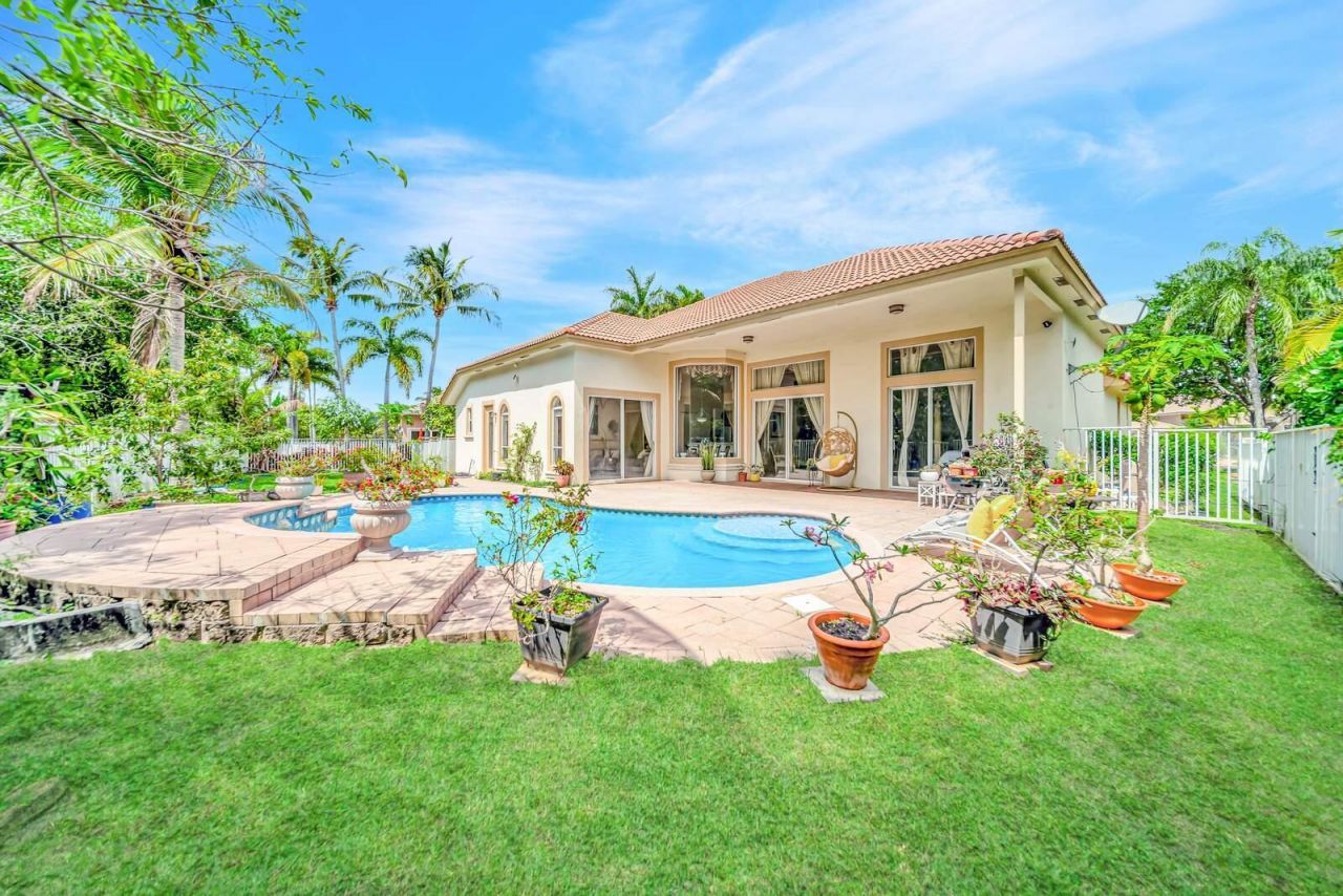 6169 NW 53rd Circle, Coral Springs, FL 33067 Photo