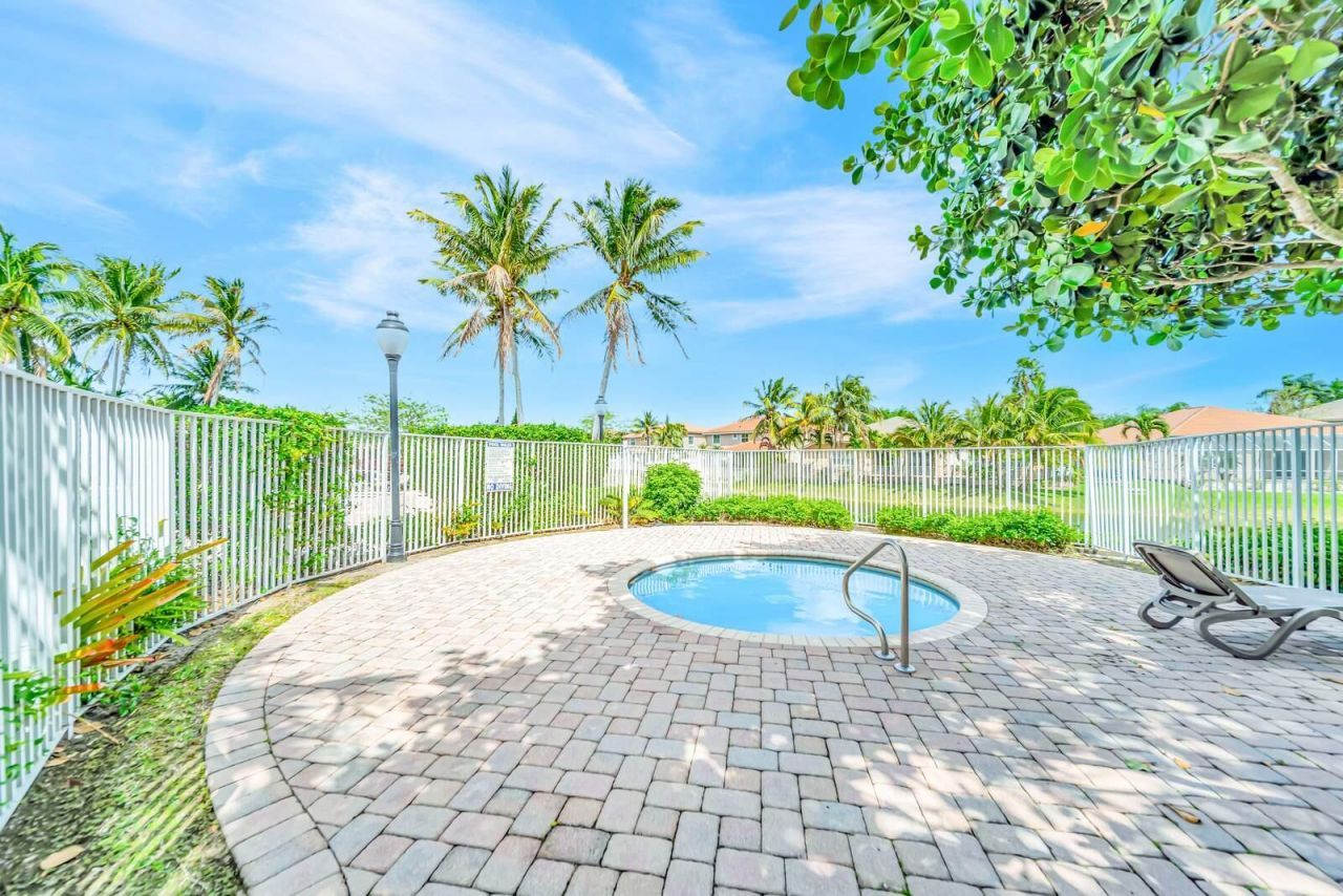6169 NW 53rd Circle, Coral Springs, FL 33067 Photo