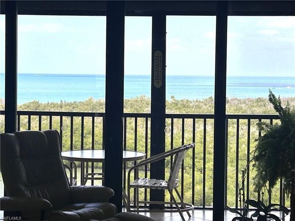 17 Bluebill AVE, Unit 803, NAPLES, FL 34108