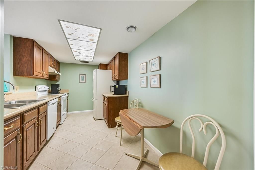 17 Bluebill Ave, Unit 803, Naples, FL 34108 Photo