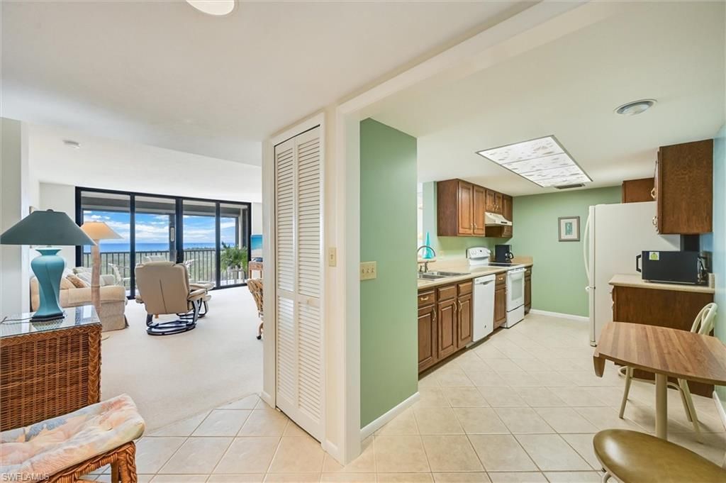 17 Bluebill Ave, Unit 803, Naples, FL 34108 Photo