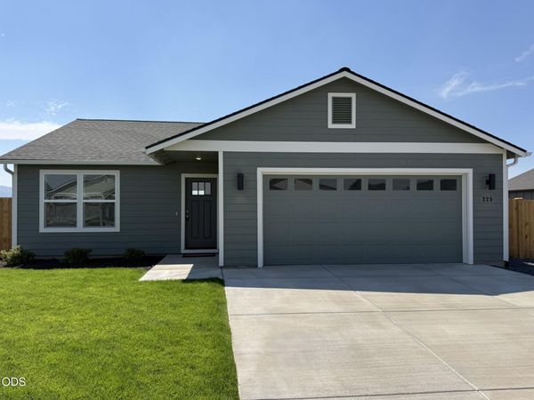 225 SE Peppermint Loop, Unit 3, Culver, OR 97734