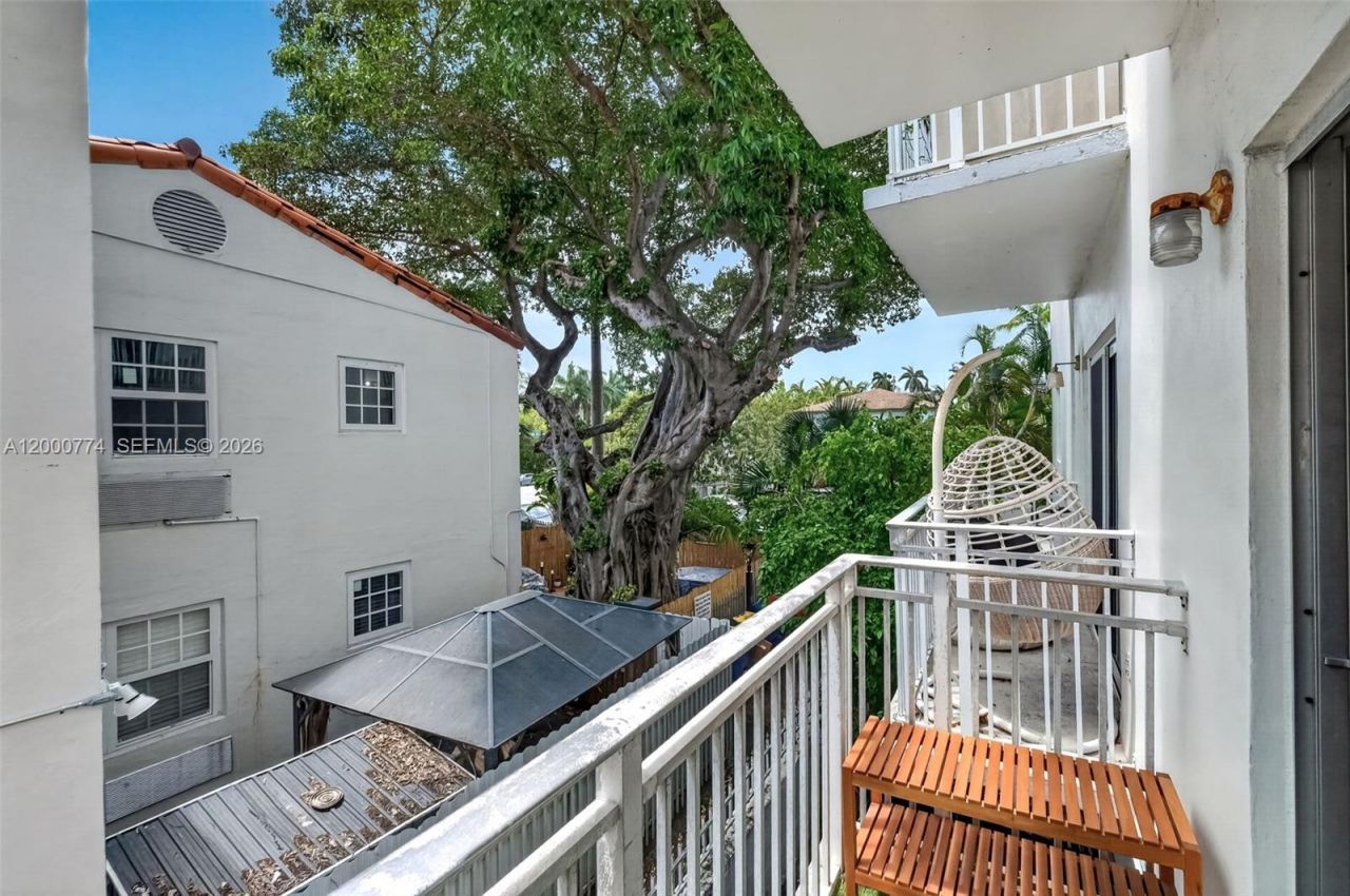 1519 Drexel Ave, Unit 201 + DEN, Miami Beach, FL 33139 Photo
