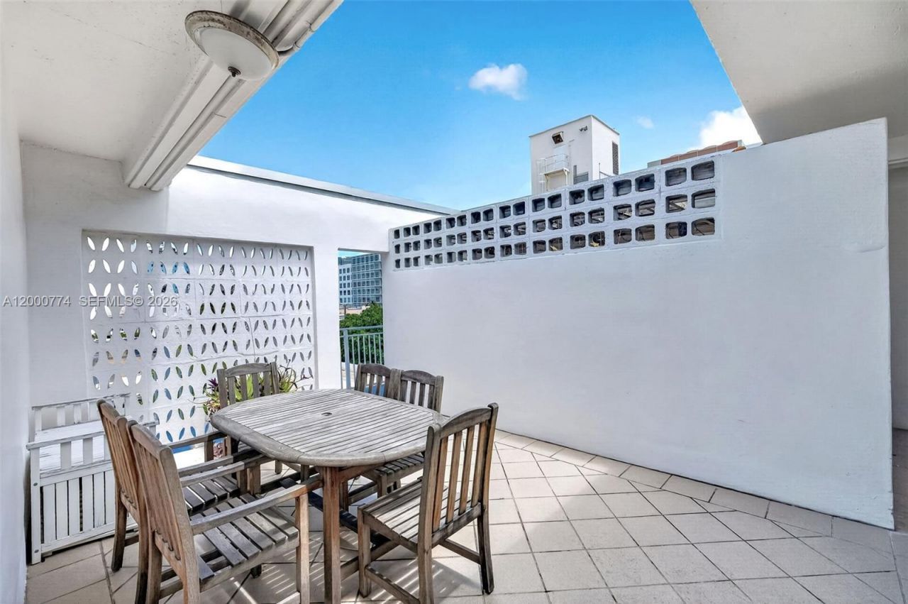 1519 Drexel Ave, Unit 201 + DEN, Miami Beach, FL 33139 Photo