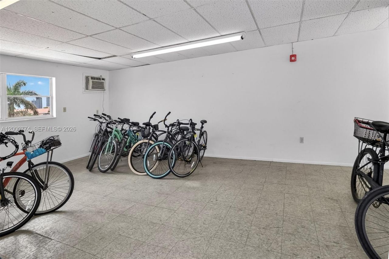 1519 Drexel Ave, Unit 201 + DEN, Miami Beach, FL 33139 Photo