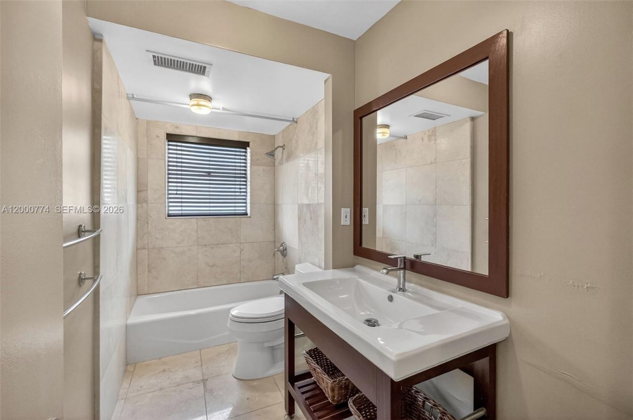 1519 Drexel Ave, Unit 201 + DEN, Miami Beach, FL 33139 Photo