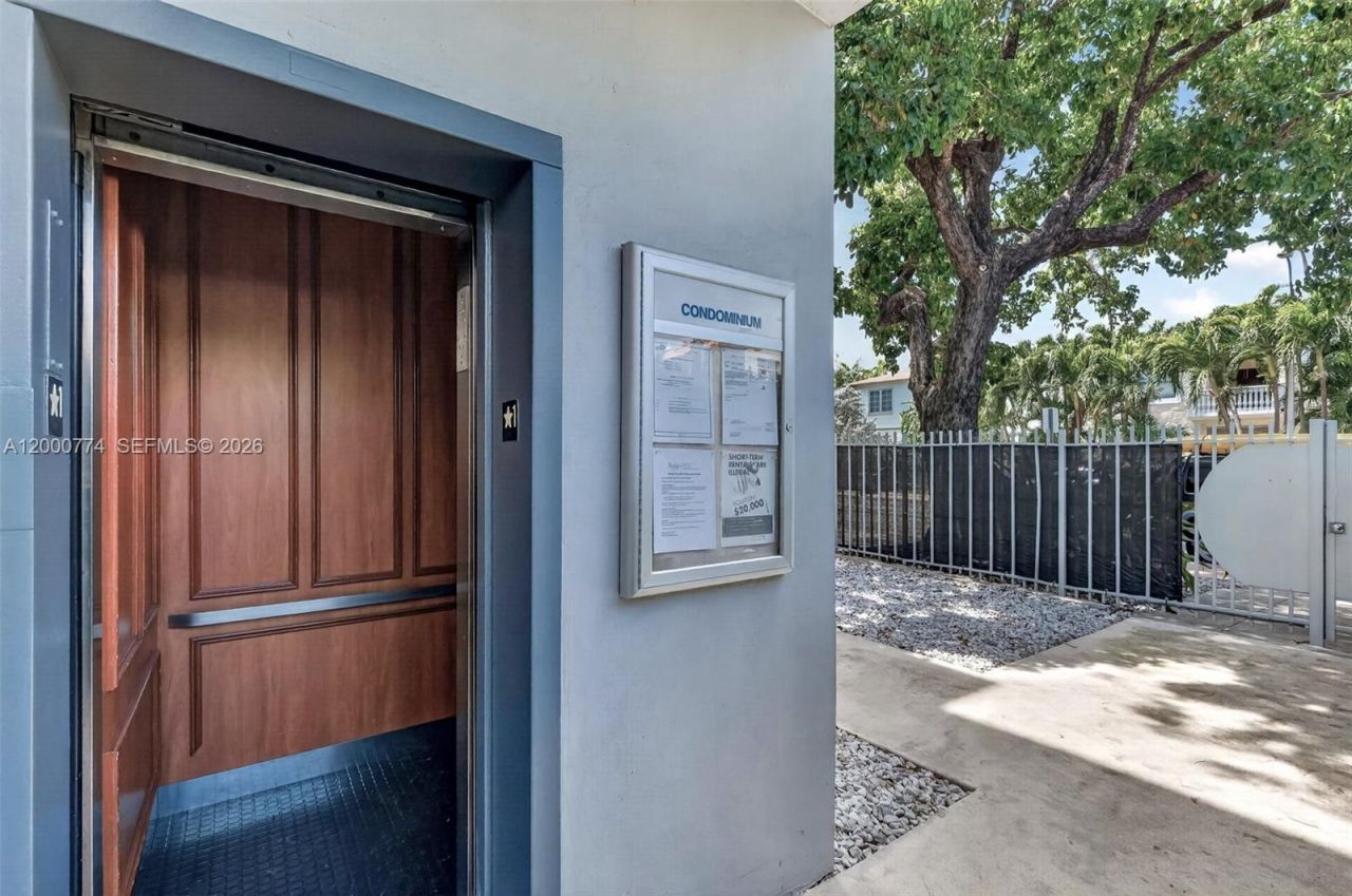 1519 Drexel Ave, Unit 201 + DEN, Miami Beach, FL 33139 Photo