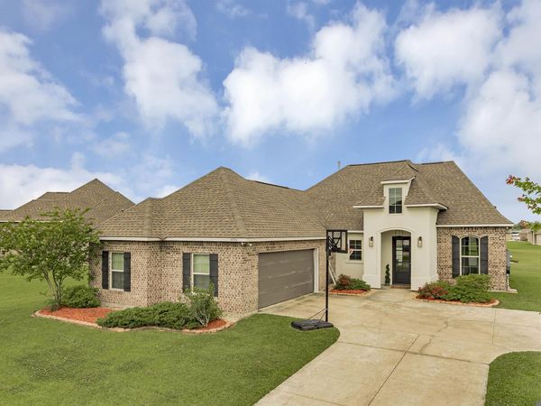 4640 Longwood Dr, Addis, LA 70710