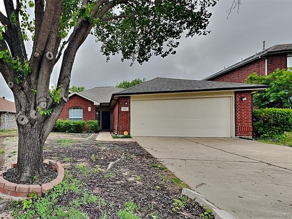 853 Atchison Drive, Saginaw, TX 76131