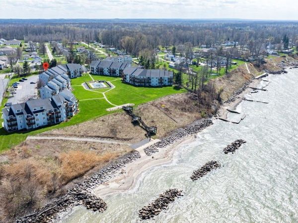 6035 Lake Road, Unit 327, Ashtabula, OH 44004