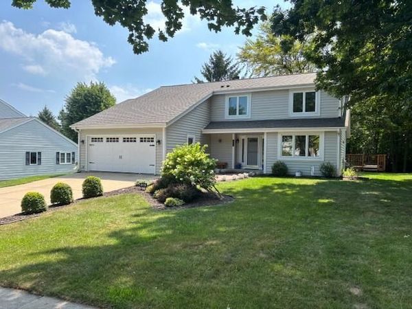 625 Morningside COURT, Saukville, WI 53080