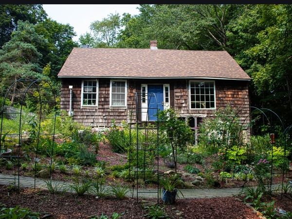 10 Bates Hl, Sturbridge, MA 01518