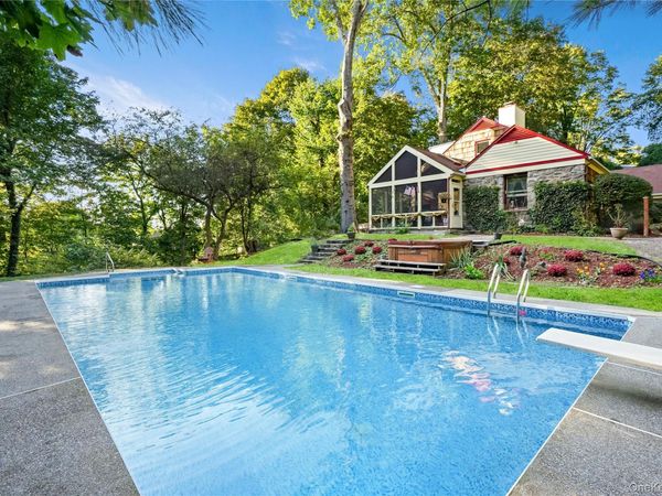 55 Greenmeadow Road, Pleasantville, NY 10570