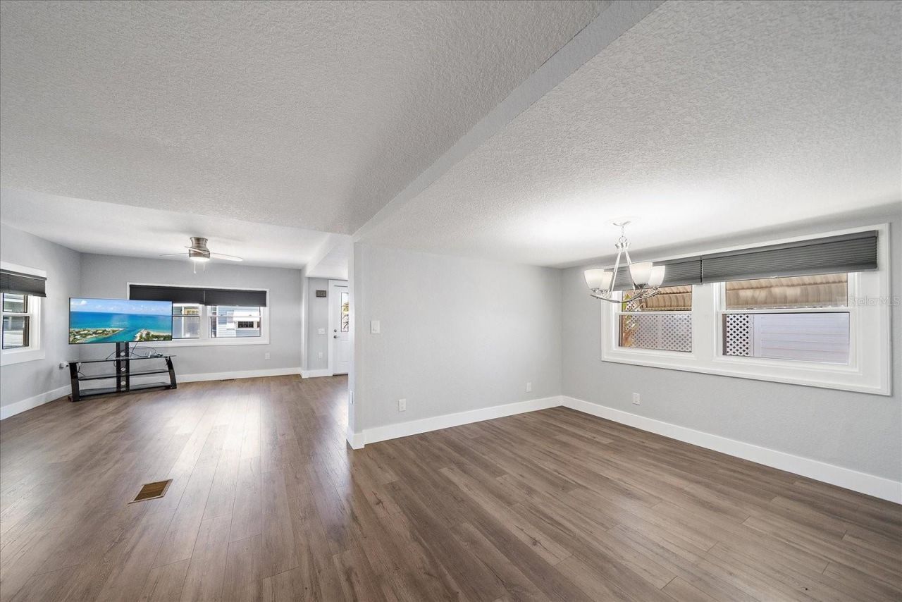 30 Flores Drive, Palmetto, FL 34221 Photo