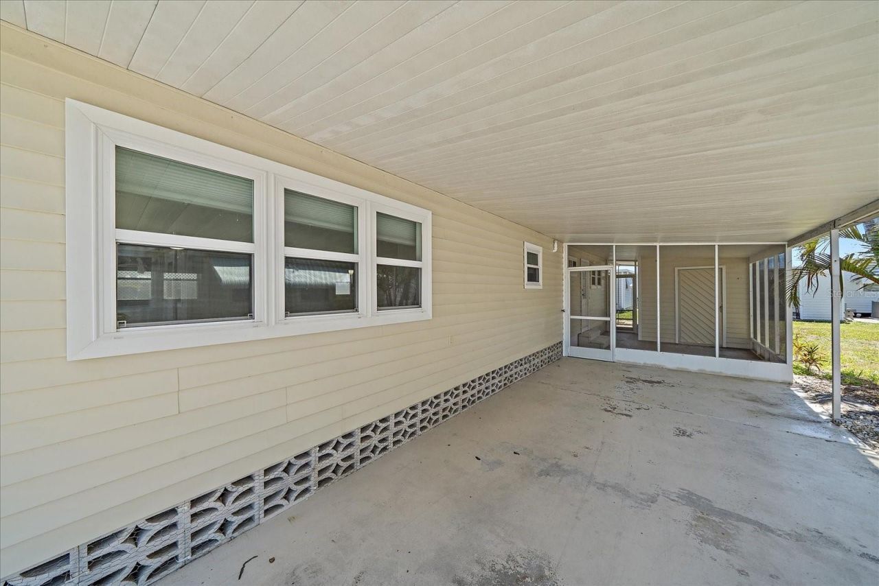 30 Flores Drive, Palmetto, FL 34221 Photo