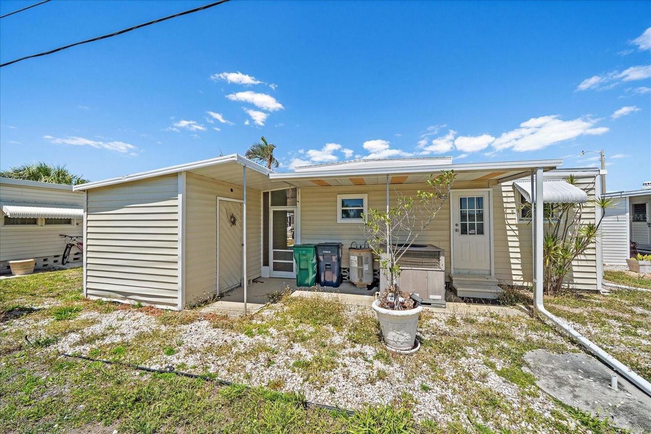 30 Flores Drive, Palmetto, FL 34221 Photo