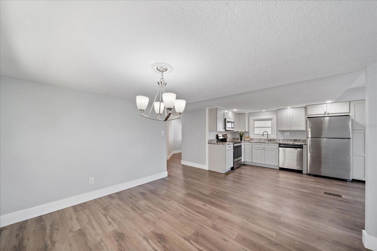 30 Flores Drive, Palmetto, FL 34221 Photo