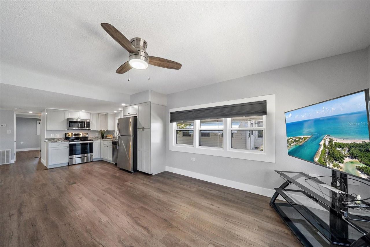 30 Flores Drive, Palmetto, FL 34221 Photo