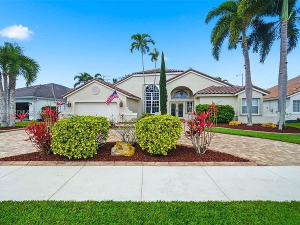 3563 W Tree Tops Ct , Davie, FL 33328