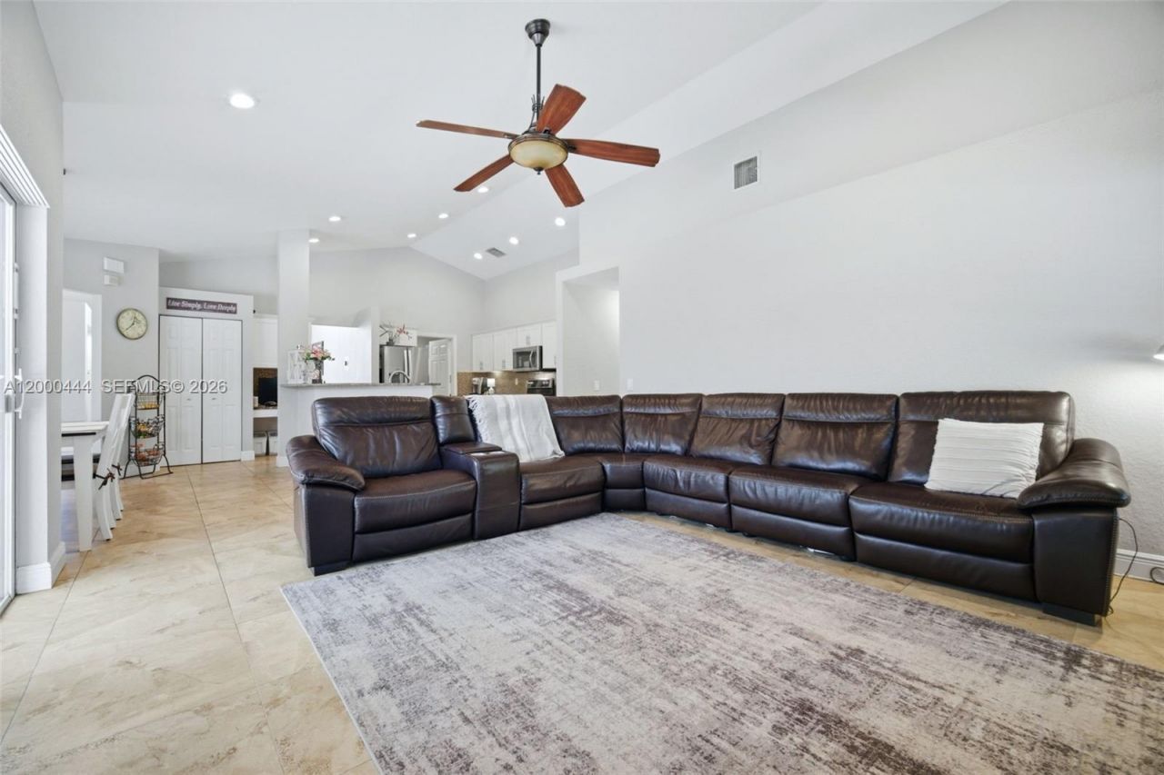 3563 W Tree Tops Ct, Davie, FL 33328 Photo