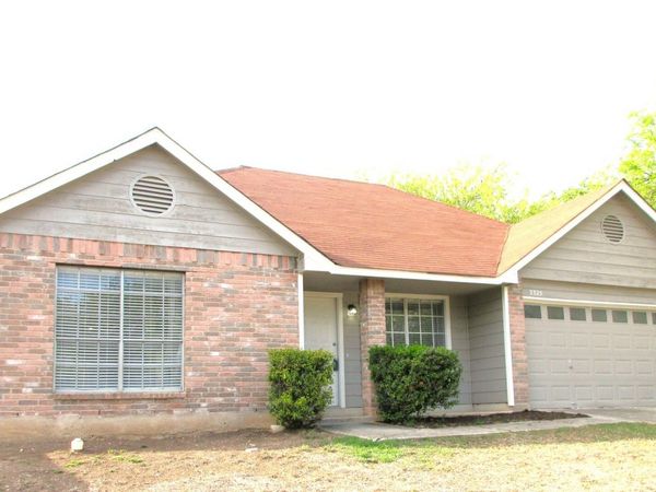 3325 MEADOW HEAD DR, Schertz, TX 78108