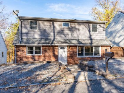 29 Potter Lane Halesite, NY 11743