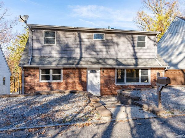 29 Potter Lane , Halesite, NY 11743