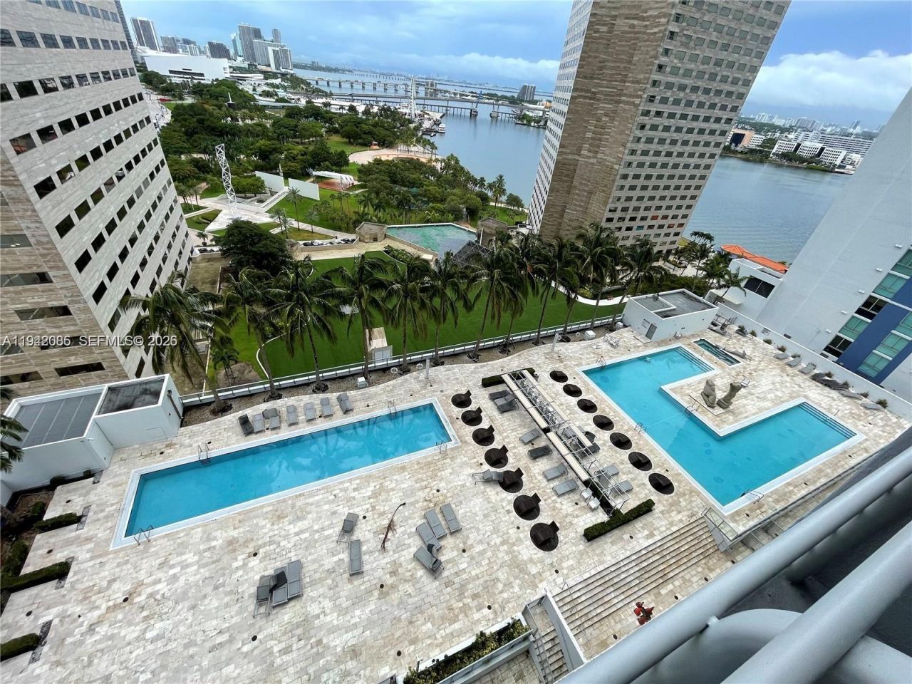 325 S Biscayne Blvd, Unit 2215, Miami, FL 33131 Photo