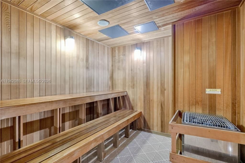 325 S Biscayne Blvd, Unit 2215, Miami, FL 33131 Photo