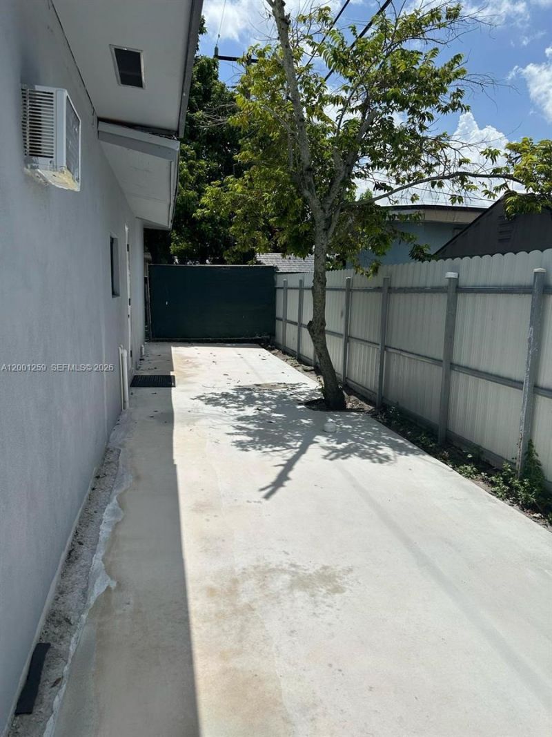 860 NW 171st St, Miami Gardens, FL 33169 Photo