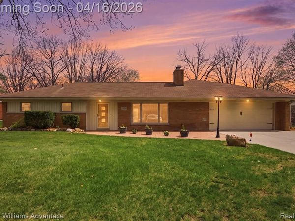 23632 Wesley Drive, Farmington, MI 48335