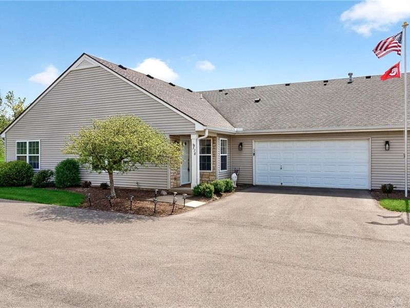 328 Bending Branch Lane, Miamisburg, OH 45342 Photo 2