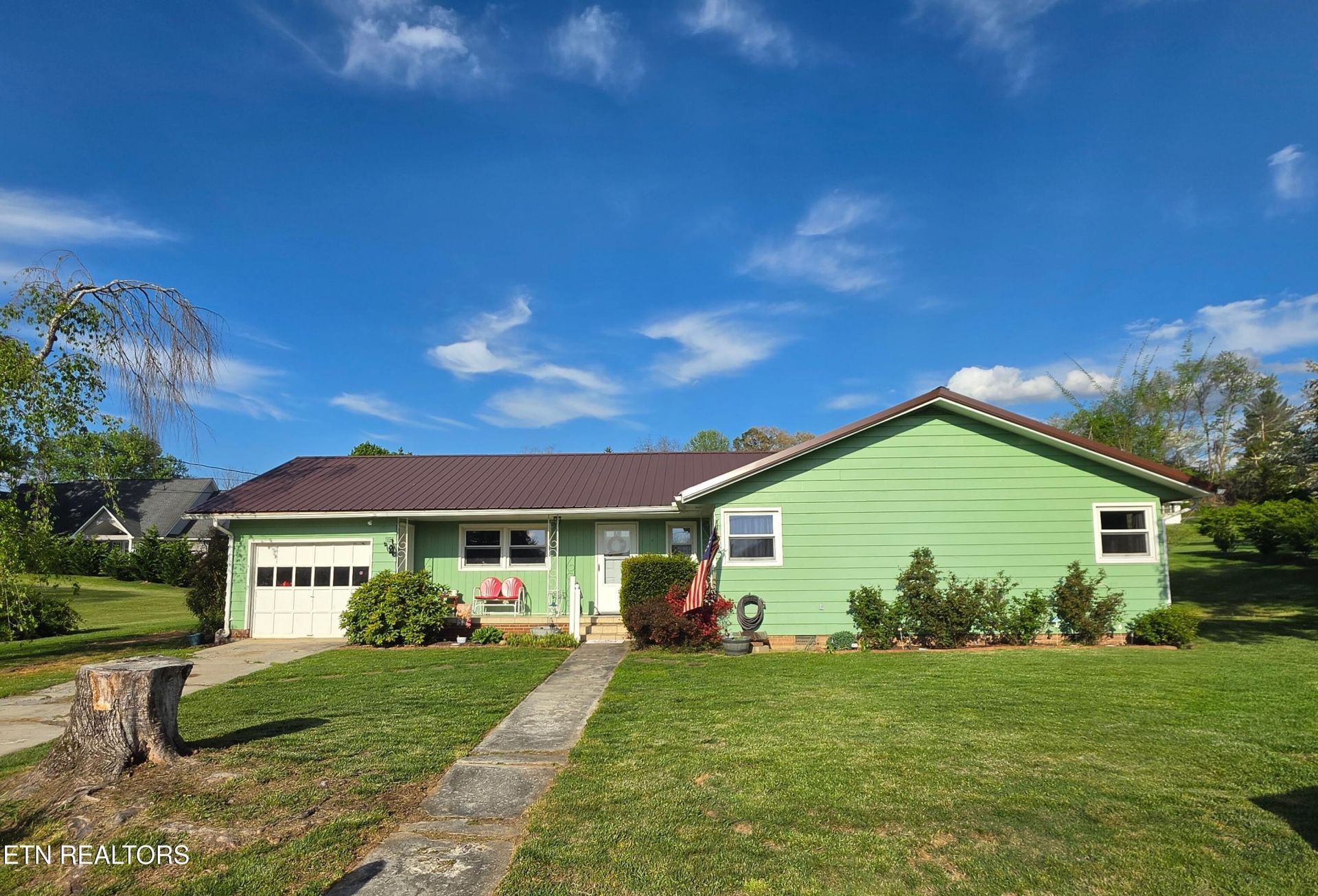 317 Martin St, Jonesville, VA 24263 Main Photo