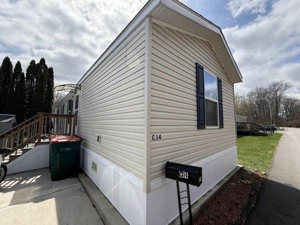 8481 S 5th Avenue, Unit C14, Oak Creek, WI 53154