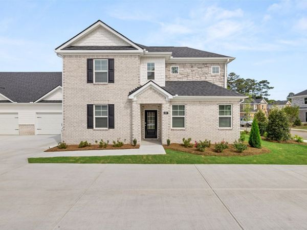 555 SILVER MOON Drive, Loganville, GA 30052