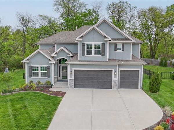 1500 NW 59th Street, Kansas City, MO 64118