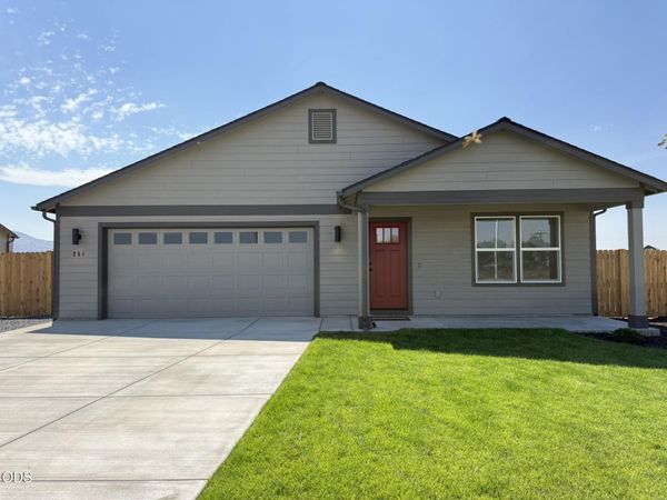 251 SE Peppermint Loop, Unit 6, Culver, OR 97734