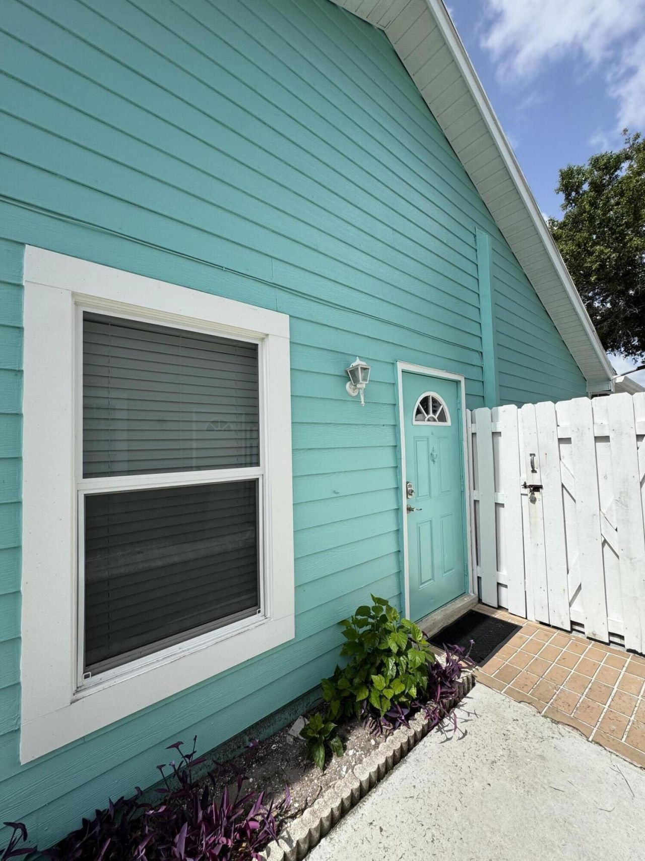 1518 Royal Forest Court, Palm Springs, FL 33406 Photo