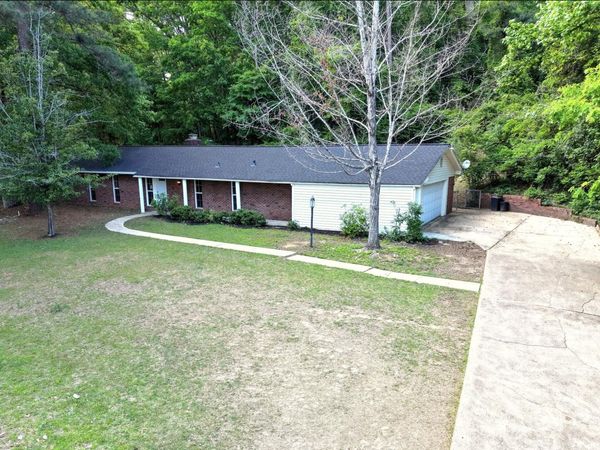 111 Newbell, Columbus, MS 39705