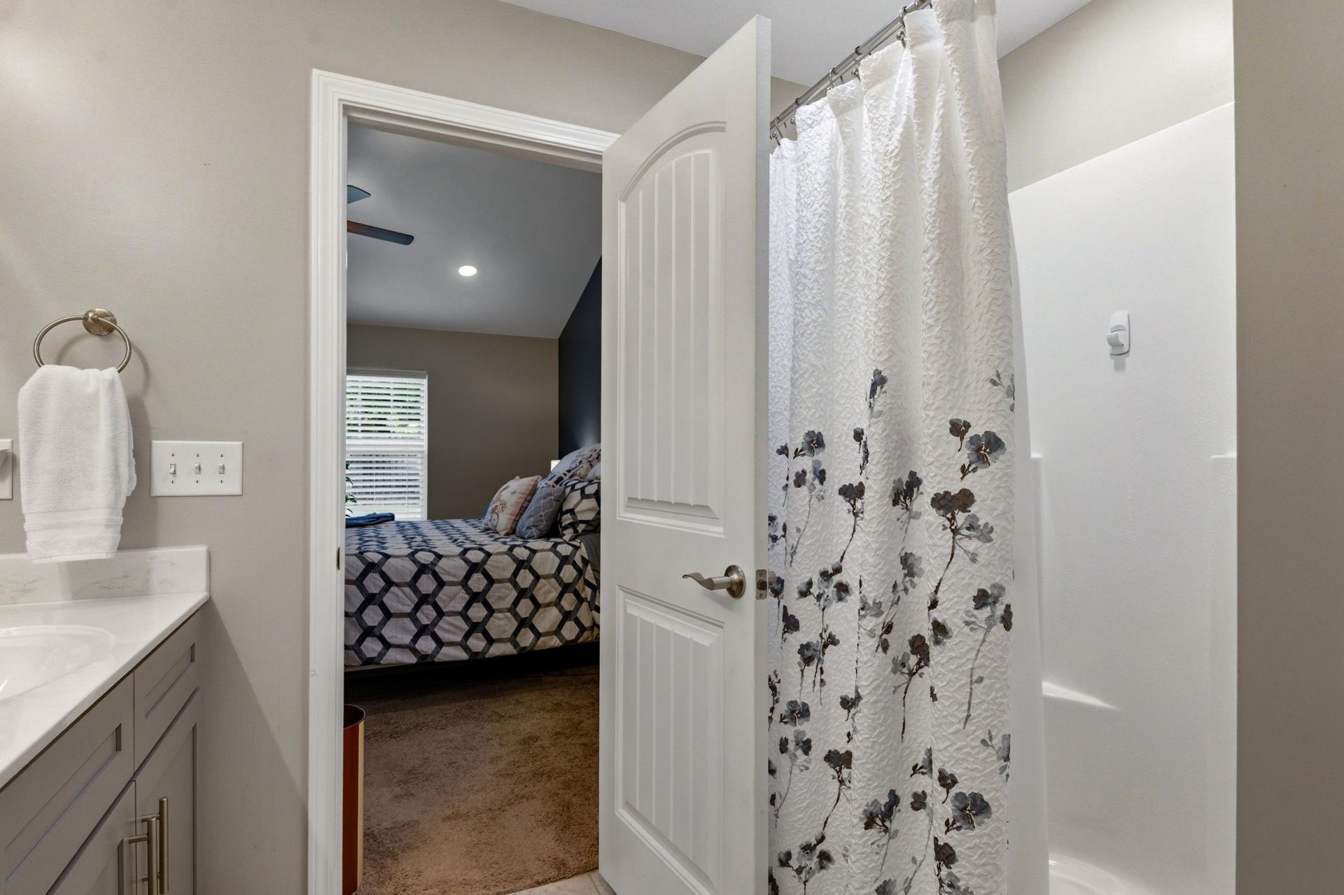 102 Jessica Lakes Dr. Photo 17