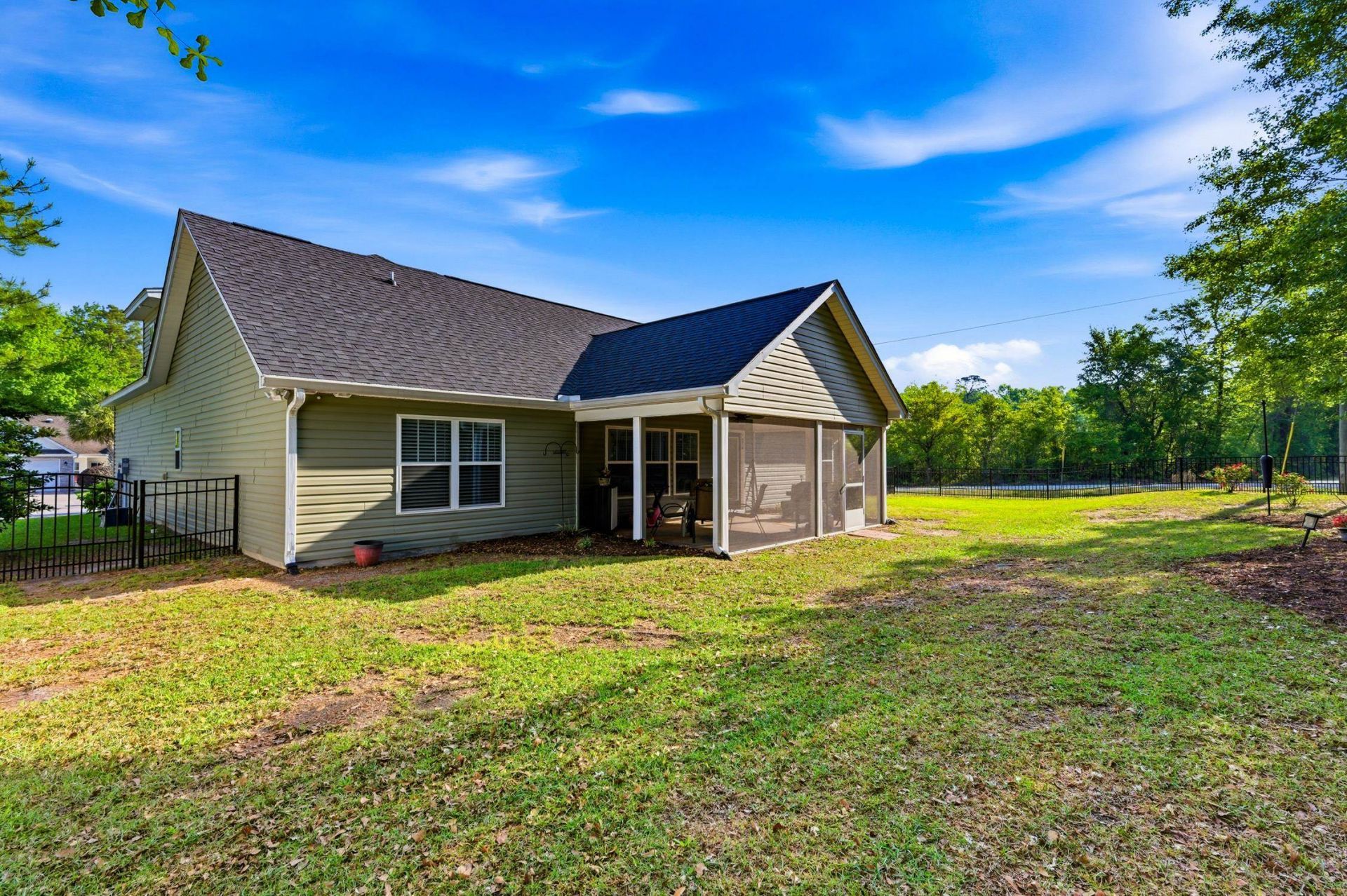 102 Jessica Lakes Dr. Photo 31