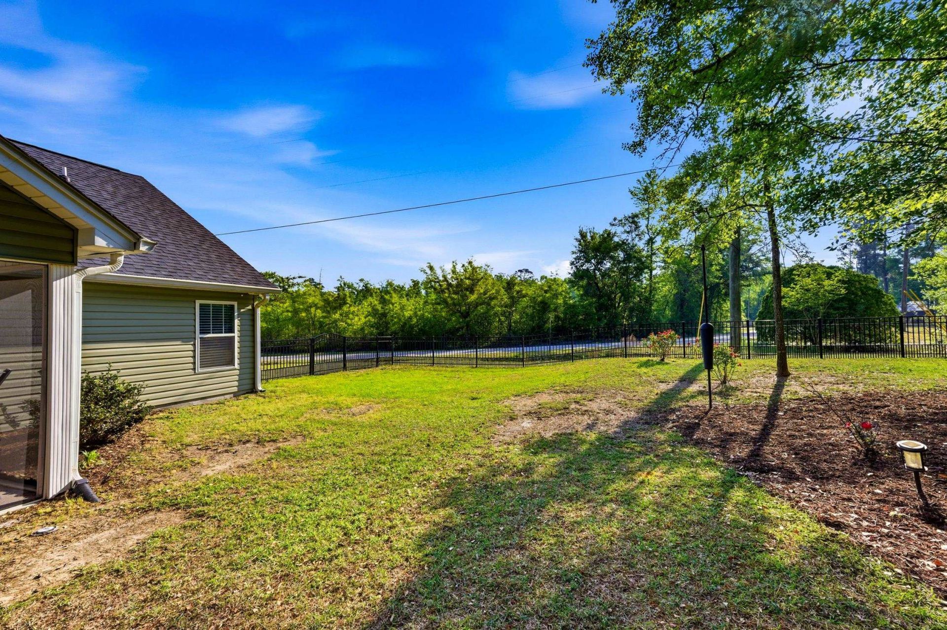 102 Jessica Lakes Dr. Photo 32