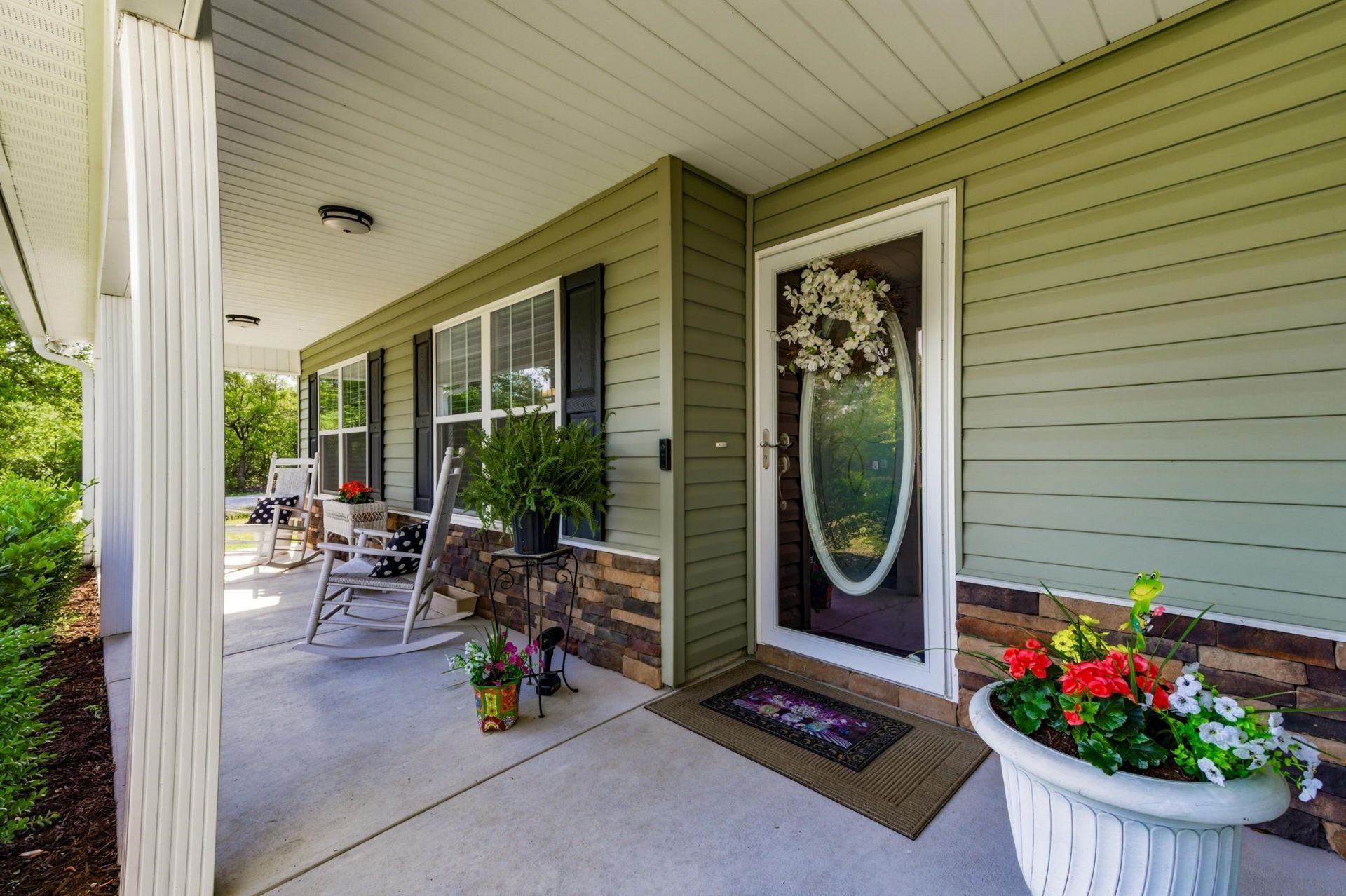 102 Jessica Lakes Dr. Photo 35