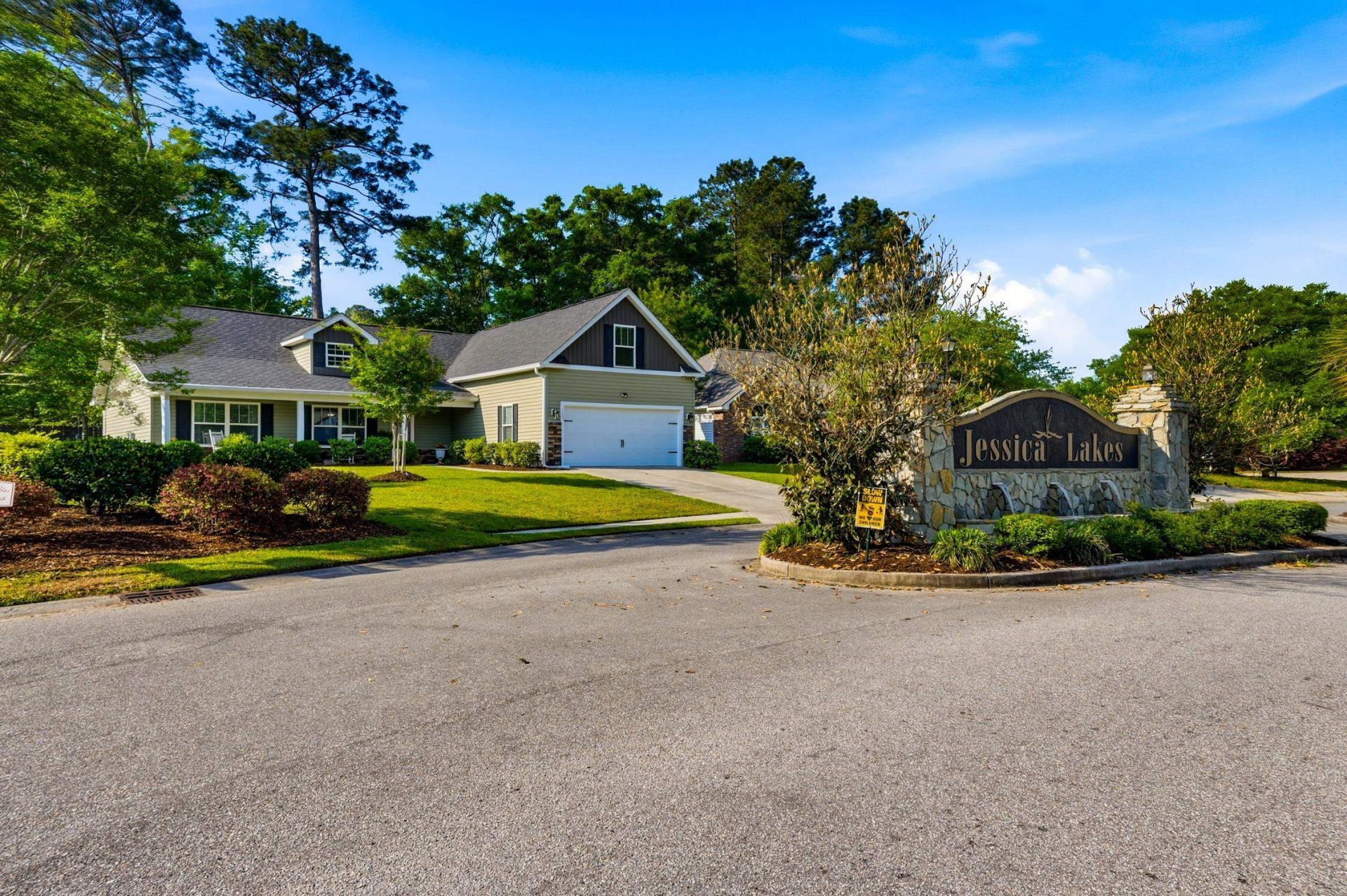 102 Jessica Lakes Dr. Photo 37