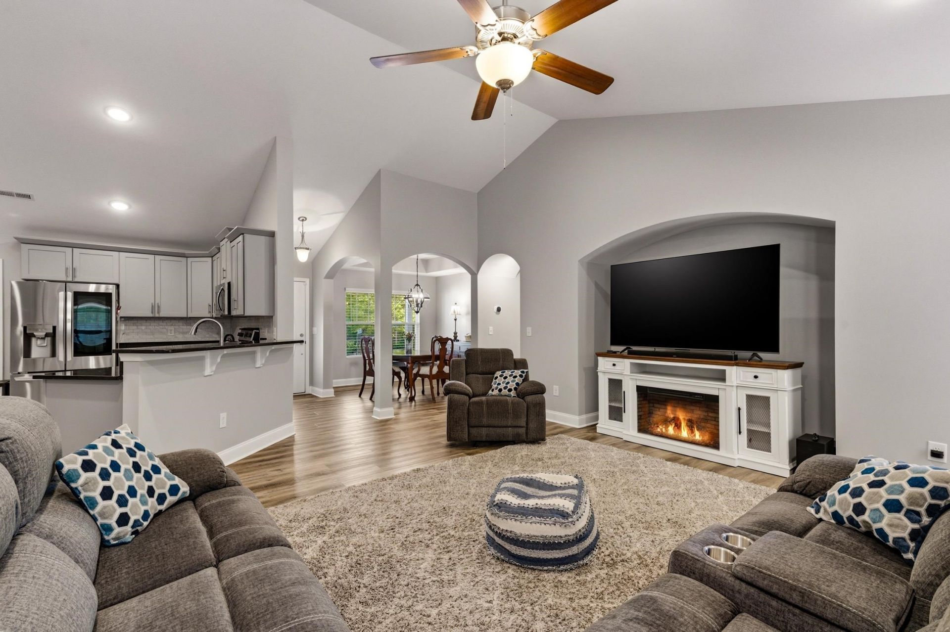 102 Jessica Lakes Dr. Photo 7