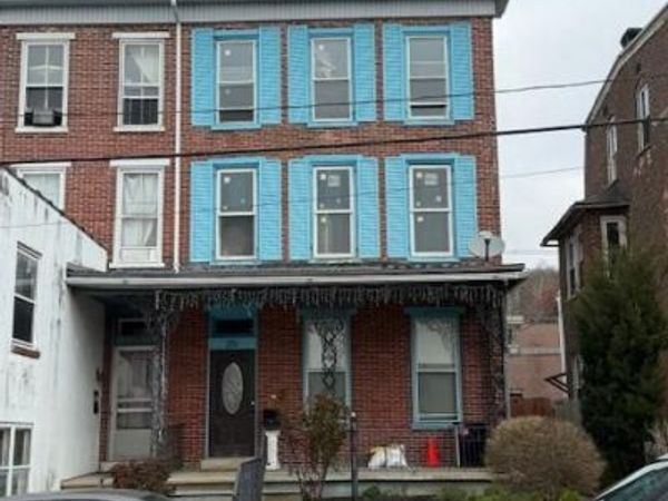 251 E CHESTNUT STREET , COATESVILLE, PA 19320