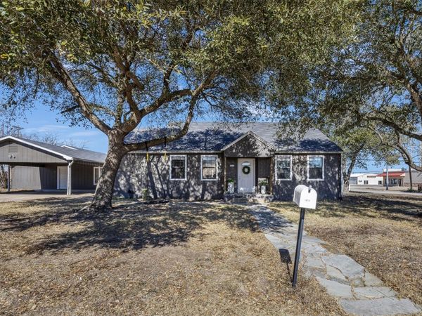 1479 E Hempstead ST, Giddings, TX 78942