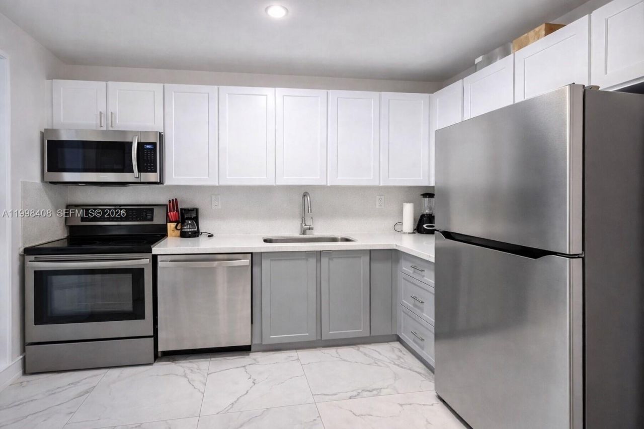 1150 Collins Ave, Unit 402, Miami Beach, FL 33139 Photo